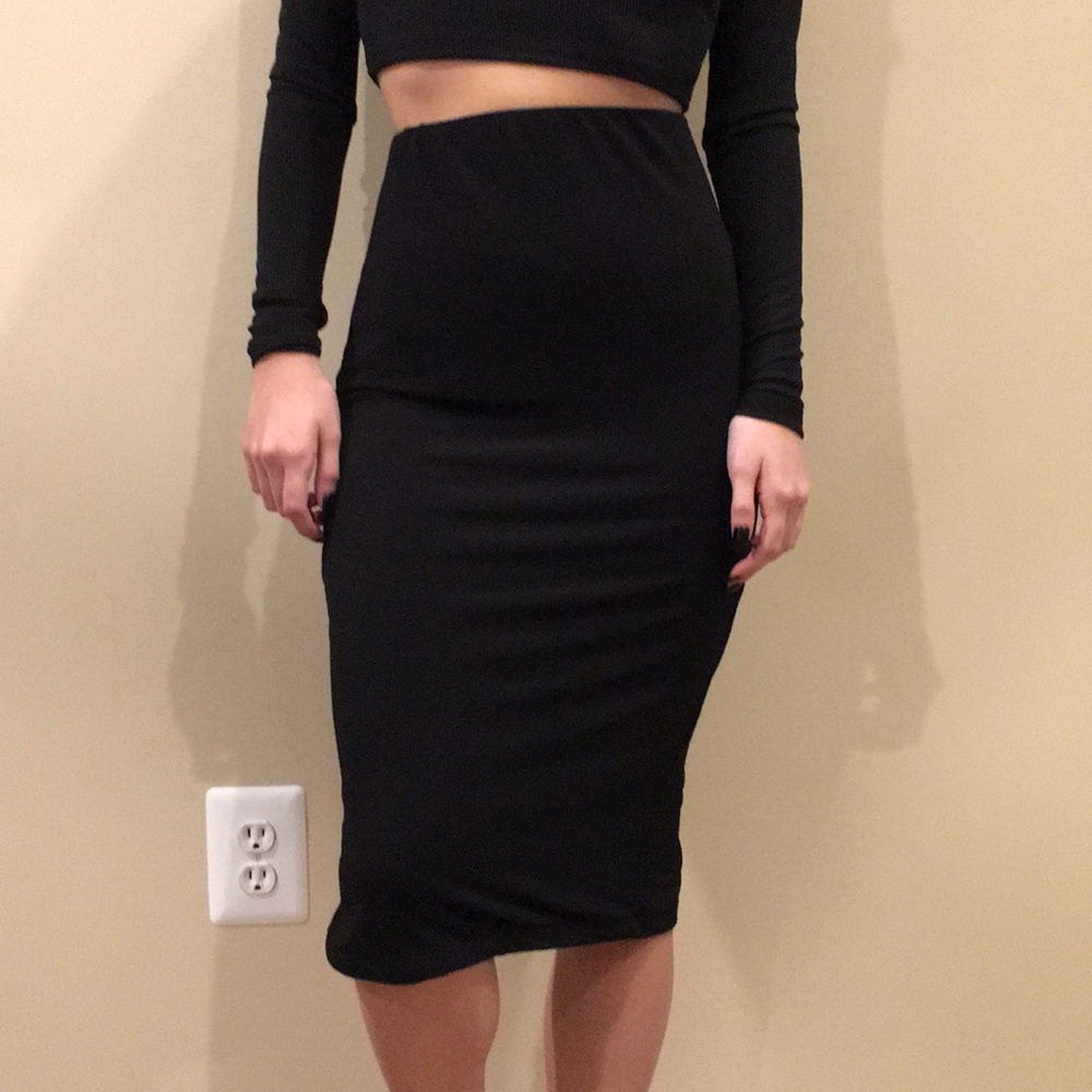 Black pencil skirt